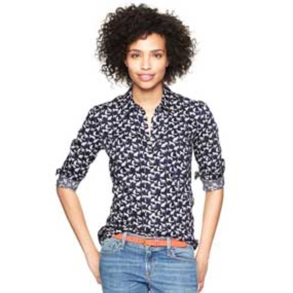 GAP Tops - GAP Cat fitted boyfriend button down size XS / F14